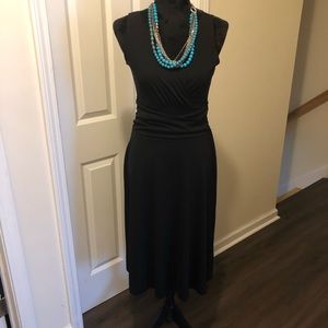 Bandolino brand sleeveless V-neck dress